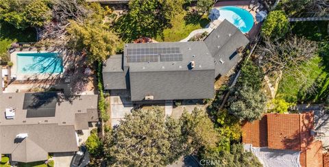 Tiny photo for 6421 Mount Hood, Bakersfield, CA 93309 (MLS # SR26047337)