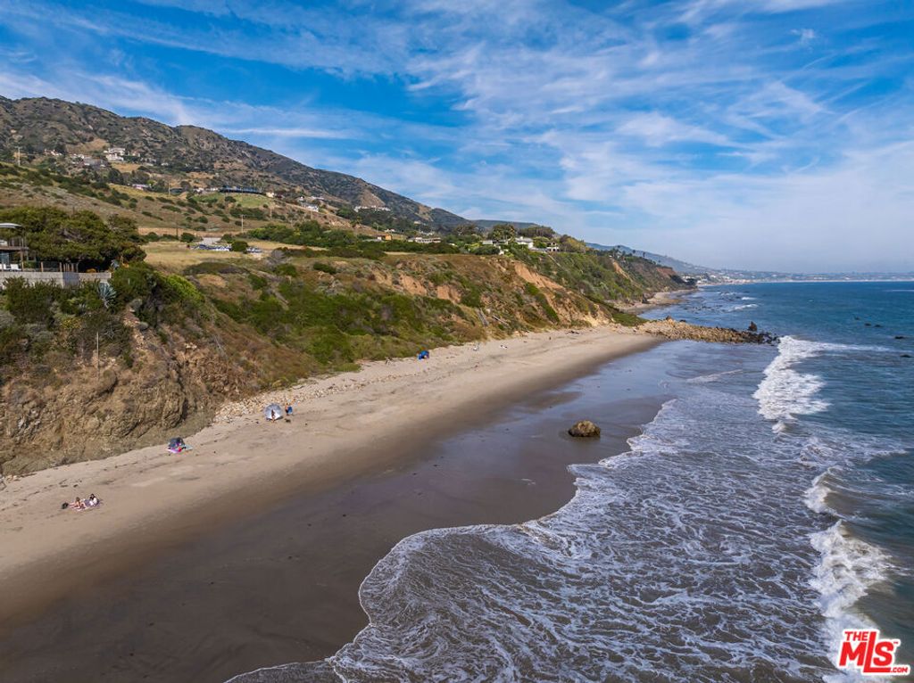 Photo of 33020 Pacific Coast Highway, Malibu, CA 90265 (MLS # 26664383)