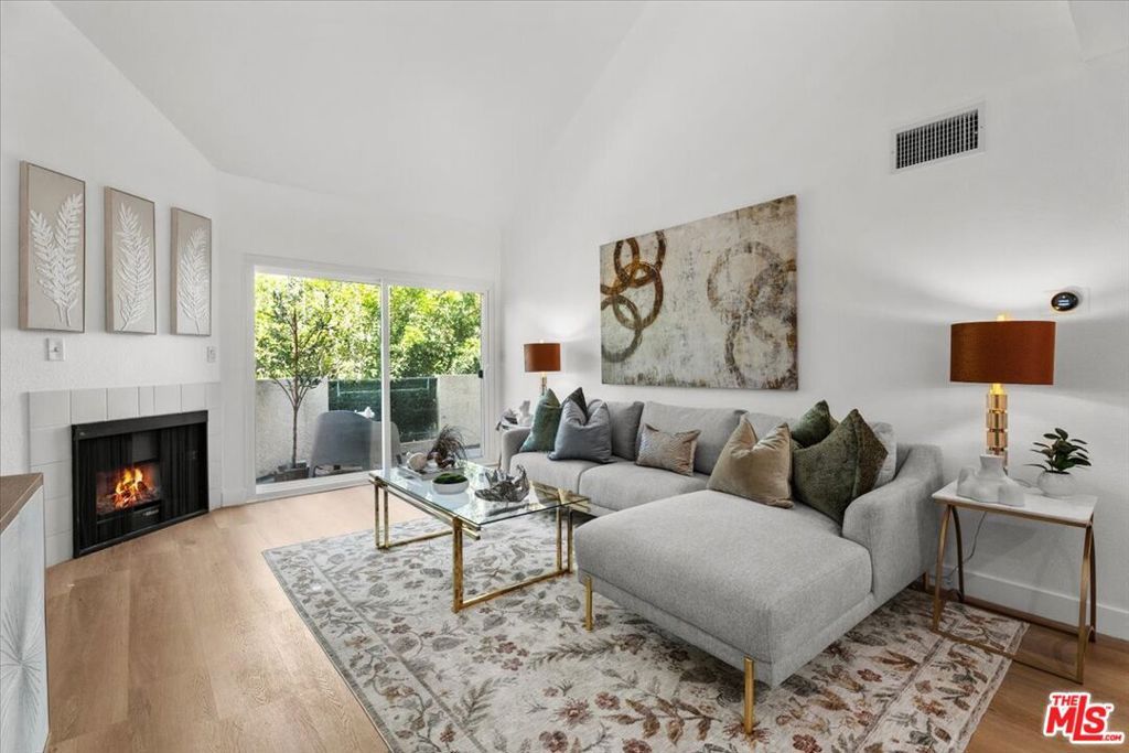 Photo of 432 E Spruce Avenue #85, Inglewood, CA 90301 (MLS # 25621219)