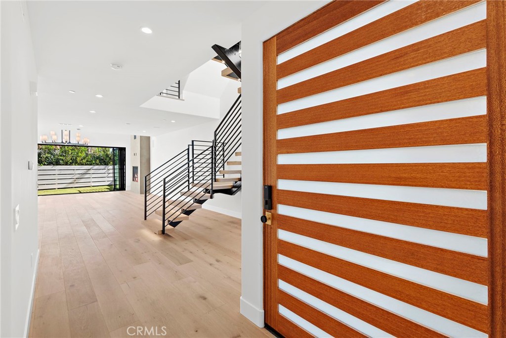 207 W Avenida San Antonio