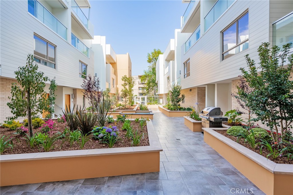 137 S Wilson Avenue 107