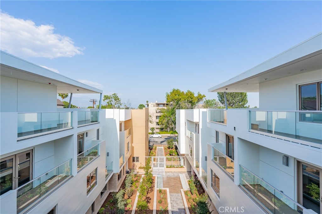 137 S Wilson Avenue 107