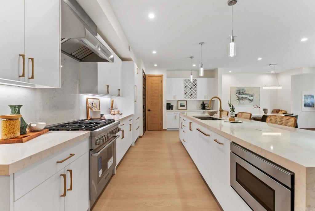 2670 Roosevelt Street