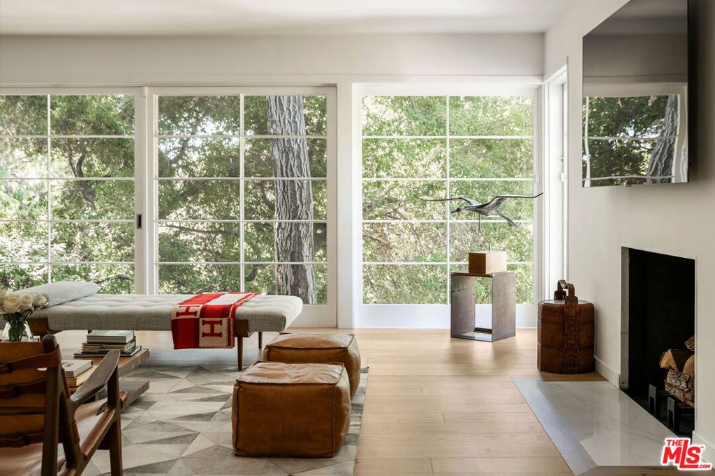 Photo of 2410 Nichols Canyon Road, Los Angeles, CA 90046 (MLS # 25611141)