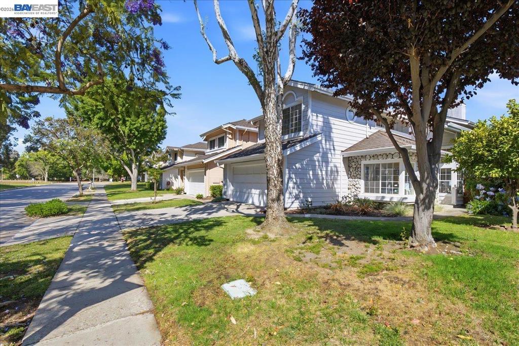 5579 Ridgewood Dr