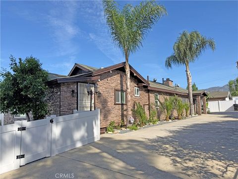 Photo of 621 E Pine St, Upland, CA 91786 (MLS # CV26072605)
