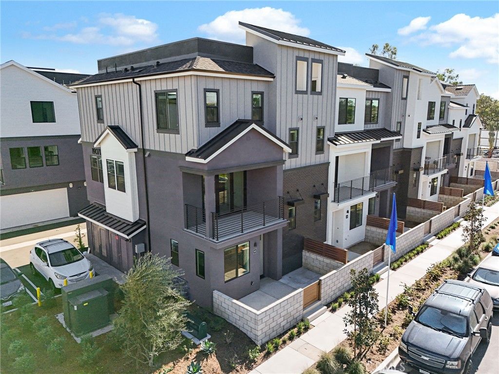 Photo of 19071 Main Street #125, Huntington Beach, CA 92648 (MLS # OC26014522)