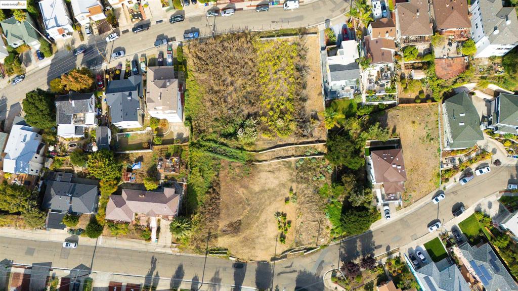 MILLSMONT AREA - Land