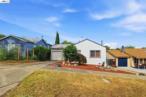 Photo of 519 Annette Ave Ave, Vallejo, CA 94591 (MLS # 41131411)
