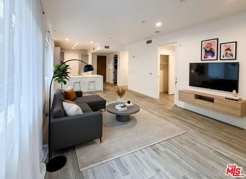 Photo of 6001 CARLTON Way #101, Hollywood, CA 90028 (MLS # 26652279)