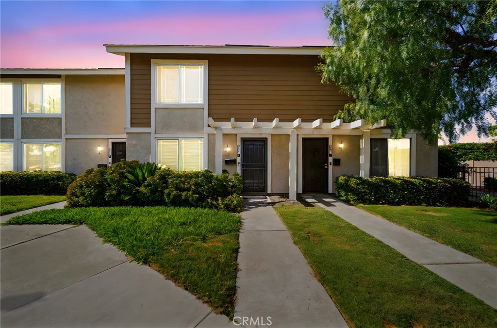 Beautifully updated 3-bedroom 1.5-bath condo in the tranquil Bradford Community. Bathrooms feature LED mirrors, floating vanities and a rainfall shower. The open-concept layout includes a projector-ready living area and a dining space with a custom wood-accent wall.
Upgrades include automatic blinds, a touch-activated LED faucet, double-paned windows, tile and laminate flooring and a modern frosted-glass front door. The kitchen is bright with ample storage and courtyard views.
Enjoy a private patio, 2-car garage and a new roof already paid for. The HOA has recently updated the exterior and the meticulously maintained community offers walking paths, a kids’ playground and low monthly dues.
EXCELLENT LOCATION near the 55, 405 and 73 freeways, just 2 miles from South Coast Plaza, 2.5 miles from John Wayne Airport and The District and 12 miles from Disneyland. Surrounded by endless options including top-tier shopping, Michelin-starred dining, entertainment and quality schools, this location offers unmatched convenience and a welcoming community to call home.