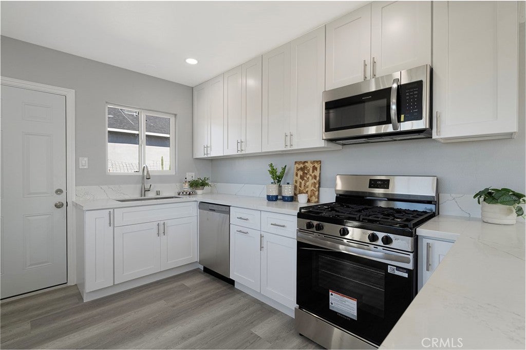 887 Carlotta Court