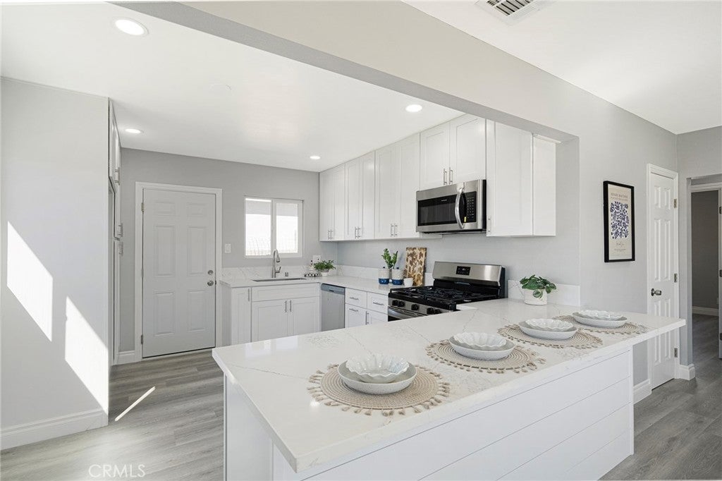 887 Carlotta Court
