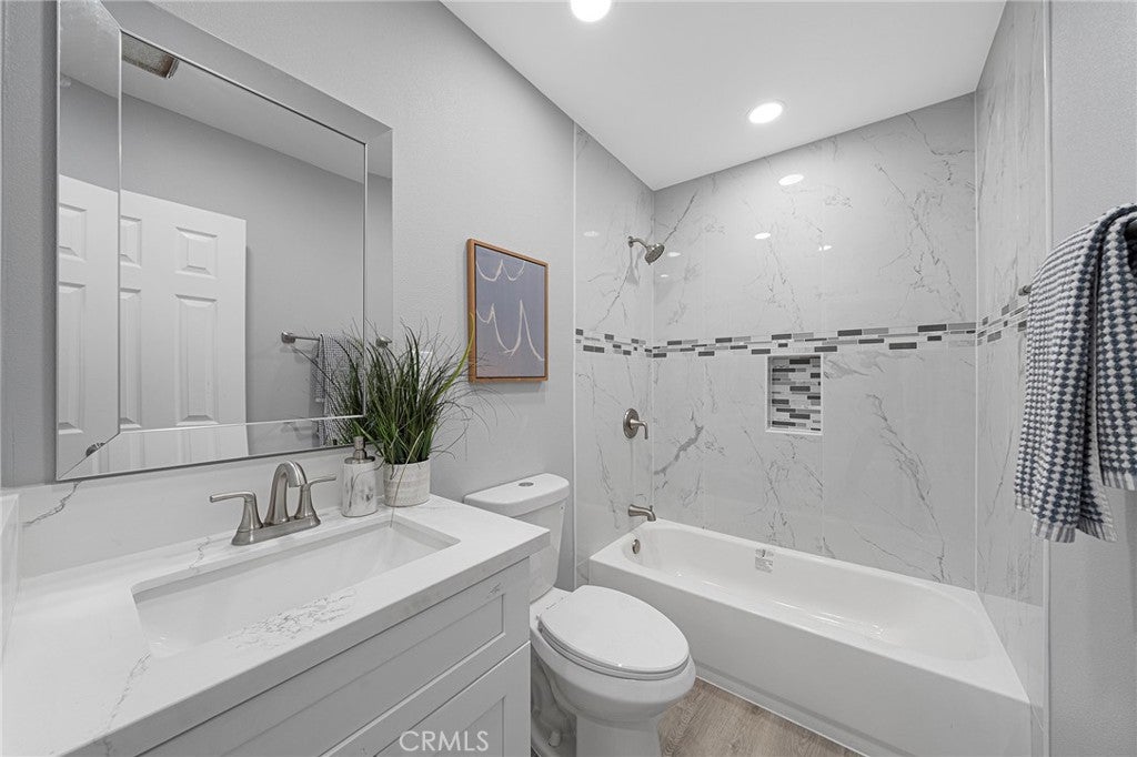 887 Carlotta Court