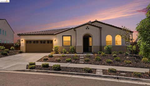 Photo of 5394 Promontory Way WAY, Antioch, CA 94531 (MLS # 41145739)
