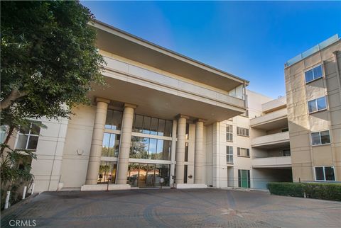 Photo of 4949 Genesta Avenue #308, Encino, CA 91316 (MLS # SR25248445)