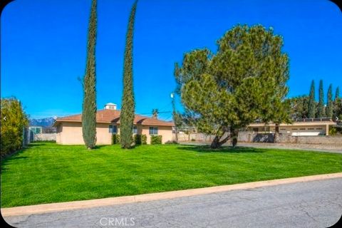 Photo of 34334 La Raye Dr, Yucaipa, CA 92399 (MLS # CV26029210)