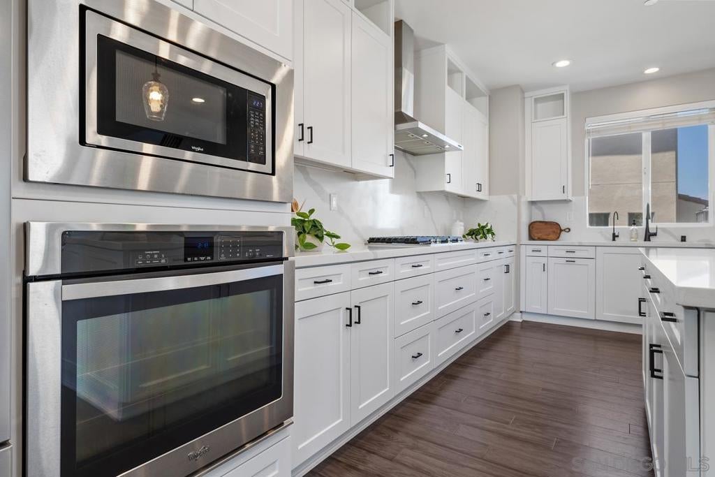 15101 Lincoln Loop