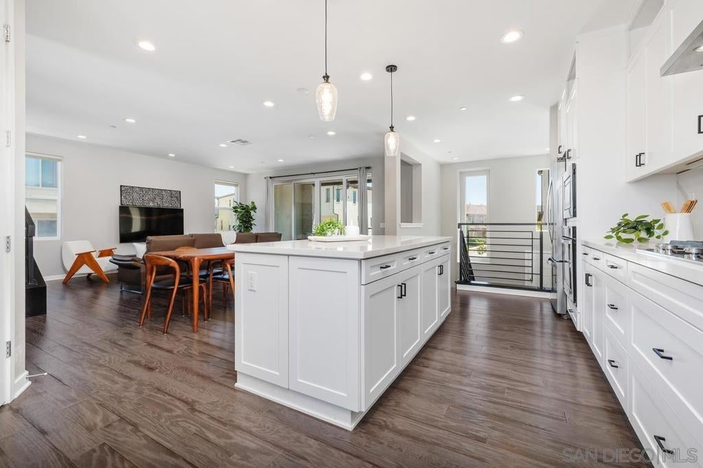 15101 Lincoln Loop