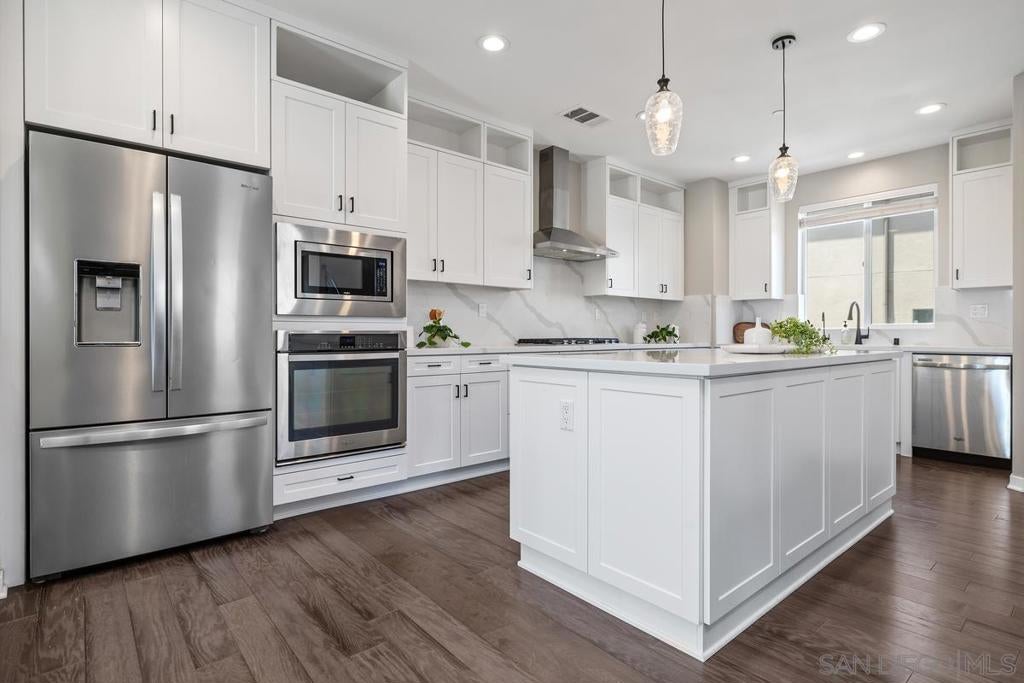 15101 Lincoln Loop