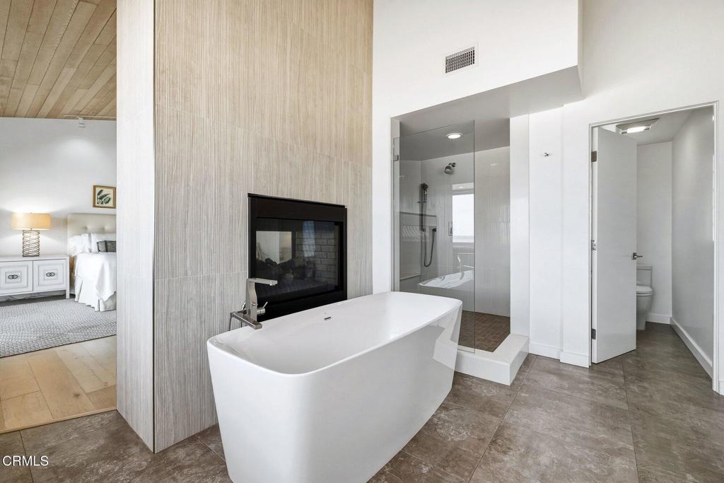 Oxnard, California, 93035, United States, 3 Bedrooms Bedrooms, ,4 BathroomsBathrooms,Residential,Active,2041521