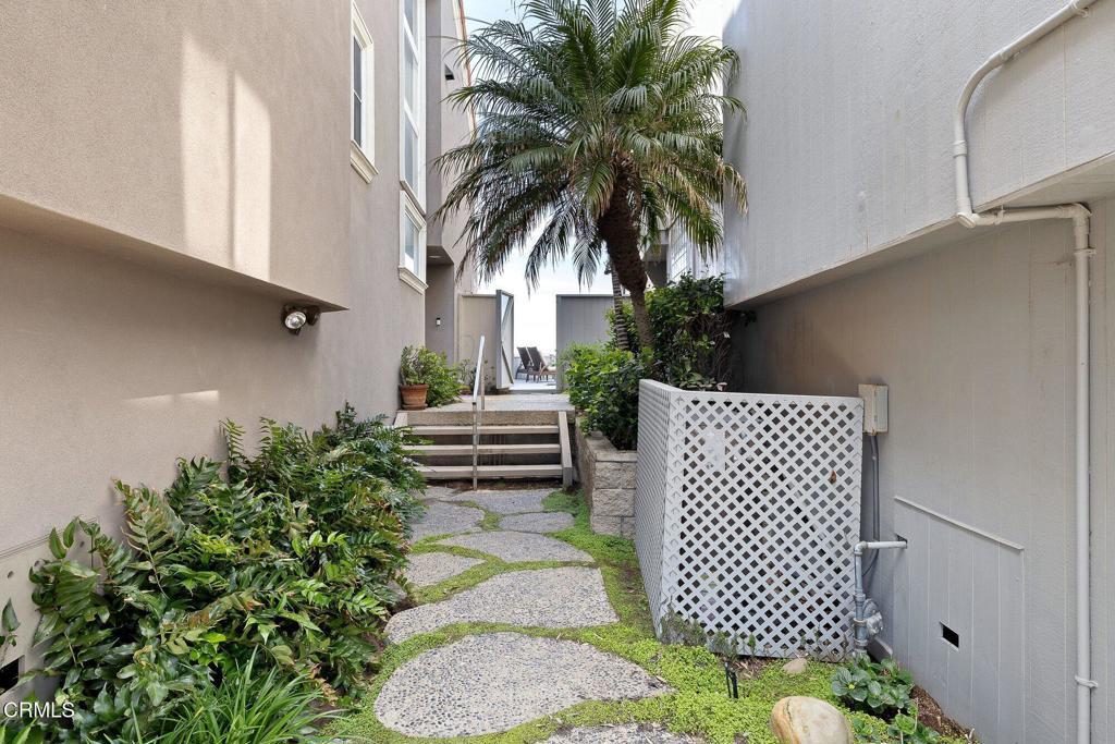 Oxnard, California, 93035, United States, 3 Bedrooms Bedrooms, ,4 BathroomsBathrooms,Residential,Active,2041521
