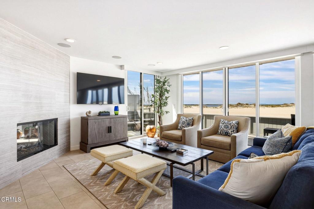 Oxnard, California, 93035, United States, 3 Bedrooms Bedrooms, ,4 BathroomsBathrooms,Residential,Active,2041521