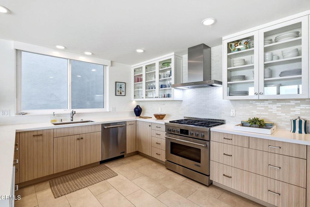 Oxnard, California, 93035, United States, 3 Bedrooms Bedrooms, ,4 BathroomsBathrooms,Residential,Active,2041521