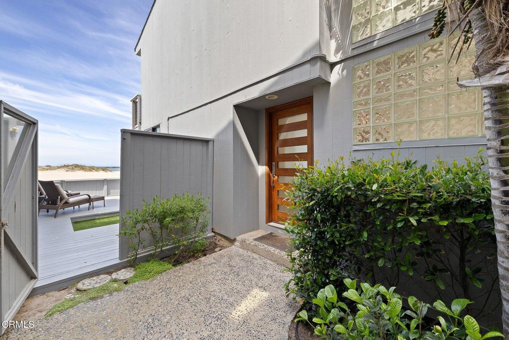 Oxnard, California, 93035, United States, 3 Bedrooms Bedrooms, ,4 BathroomsBathrooms,Residential,Active,2041521