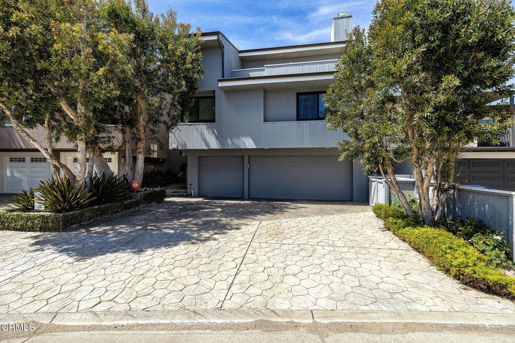 Oxnard, California, 93035, United States, 3 Bedrooms Bedrooms, ,4 BathroomsBathrooms,Residential,Active,2041521