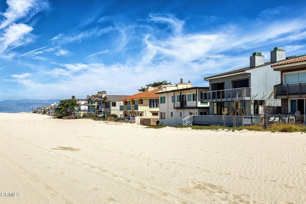 Oxnard, California, 93035, United States, 3 Bedrooms Bedrooms, ,4 BathroomsBathrooms,Residential,Active,2041521