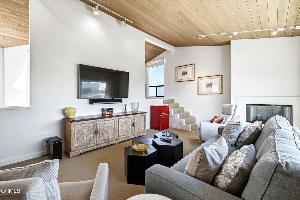 Oxnard, California, 93035, United States, 3 Bedrooms Bedrooms, ,4 BathroomsBathrooms,Residential,Active,2041521