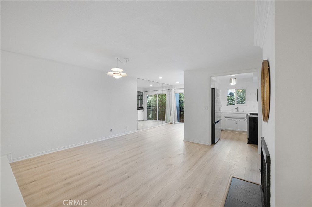 1355 N Sierra Bonita 208
