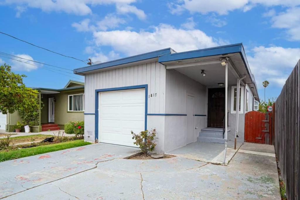 Freshly remodeled and move-in ready, this charming 2BD/1BA home offers easy living in a super convenient Richmond location. Commuting is simple with quick access to major freeways, putting San Francisco, Oakland, and Berkeley within easy reach. You're close to everyday essentials shopping, dining, and neighborhood parks plus weekend favorites like Point Richmond, the Richmond Marina, and the San Francisco Bay Trail just minutes away. Inside, a comfortable, efficient layout pairs with tasteful updates for a clean, modern feel perfect for settling in on day one and adding your personal touch over time. A great opportunity to own in a central East Bay spot. Come see it today!
