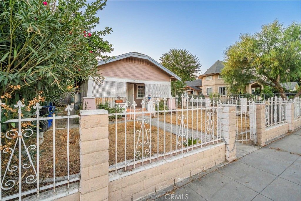 1330 Acacia Avenue