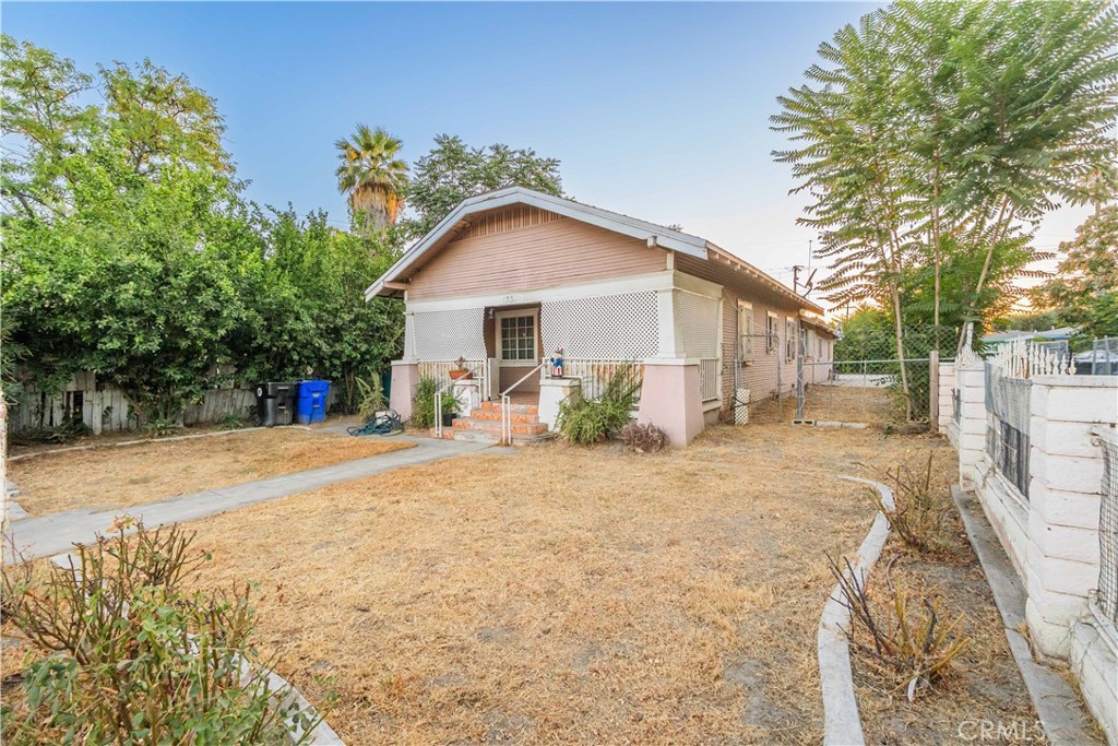 1330 Acacia Avenue