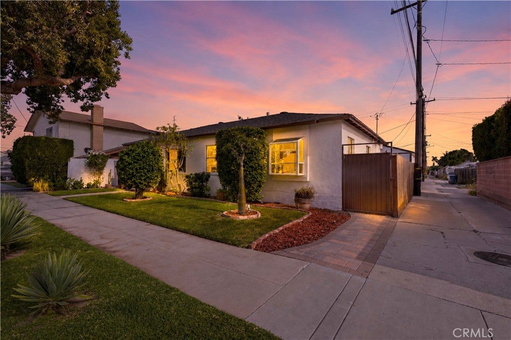618 W 21st