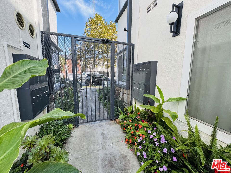 912 6th Street 8
