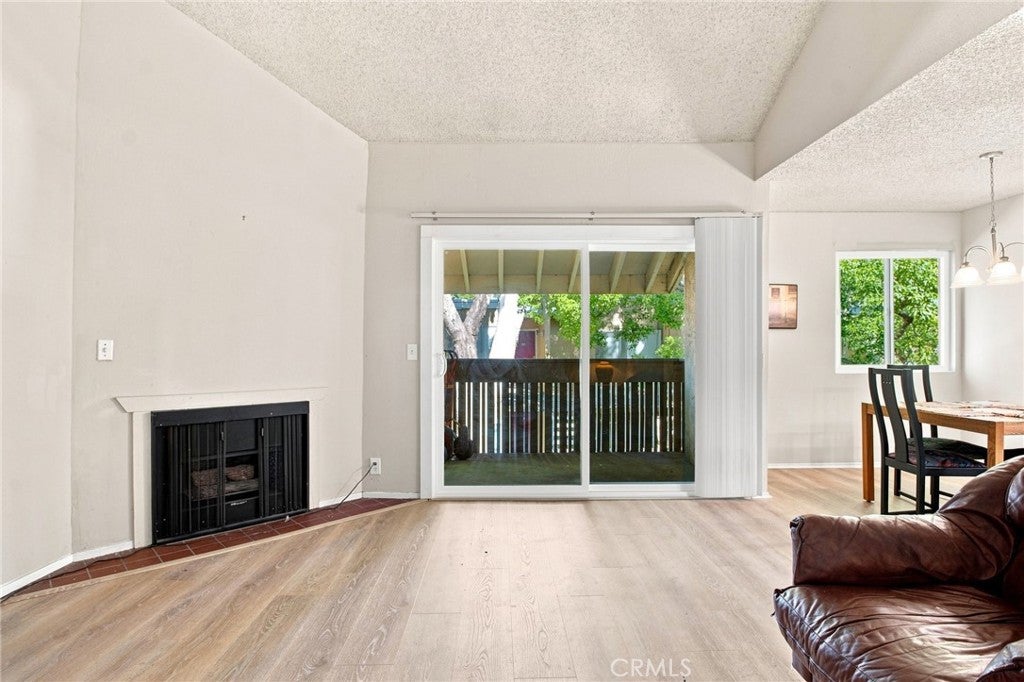 1477 De Rose Way 243