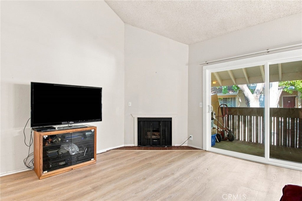 1477 De Rose Way 243