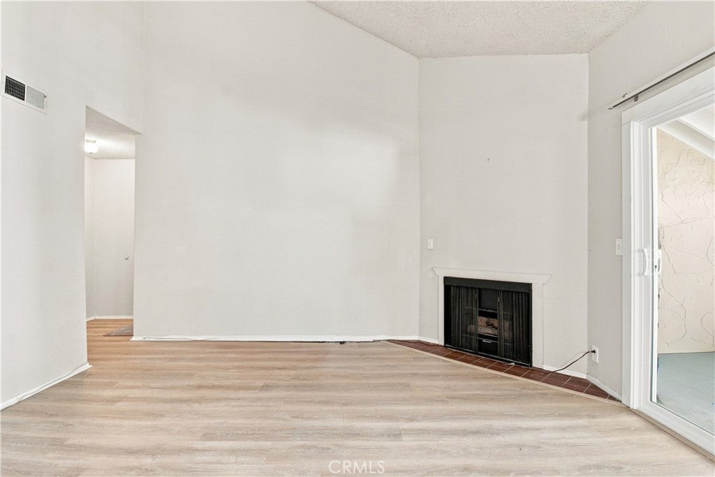 1477 De Rose Way 243