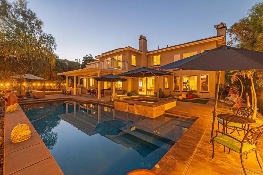 Photo of 2124 Pamplona Ct Ct, Escondido, CA 92025 (MLS # 250040680SD)