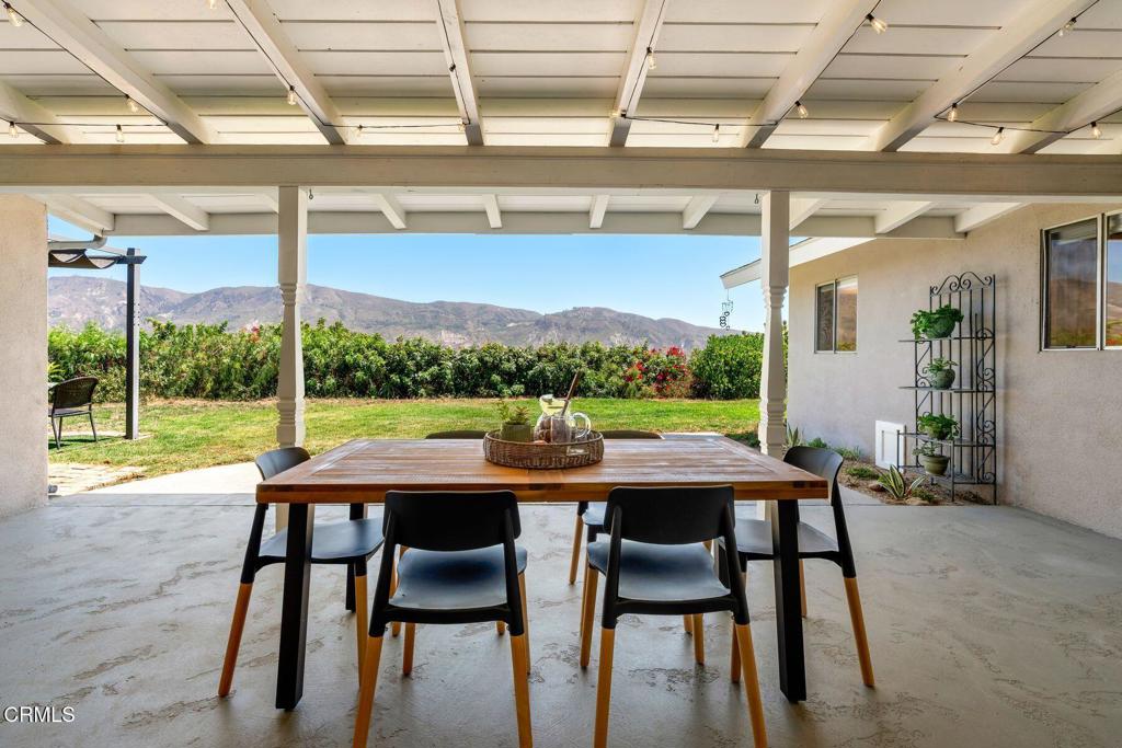 438 E View Drive