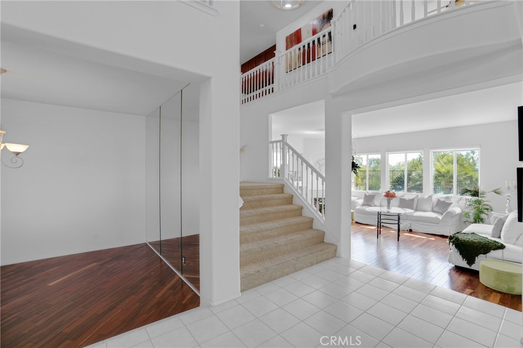 24306 Via La Casa