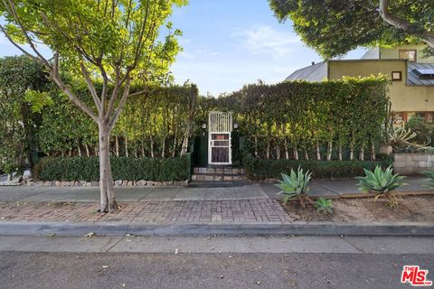 Photo of 1222 Chelsea Avenue, Santa Monica, CA 90404 (MLS # 26651929)
