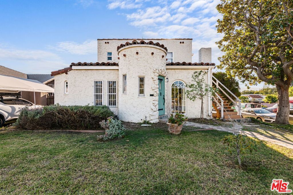 Photo of 3188 Atwater Avenue, Los Angeles, CA 90039 (MLS # 25612427)