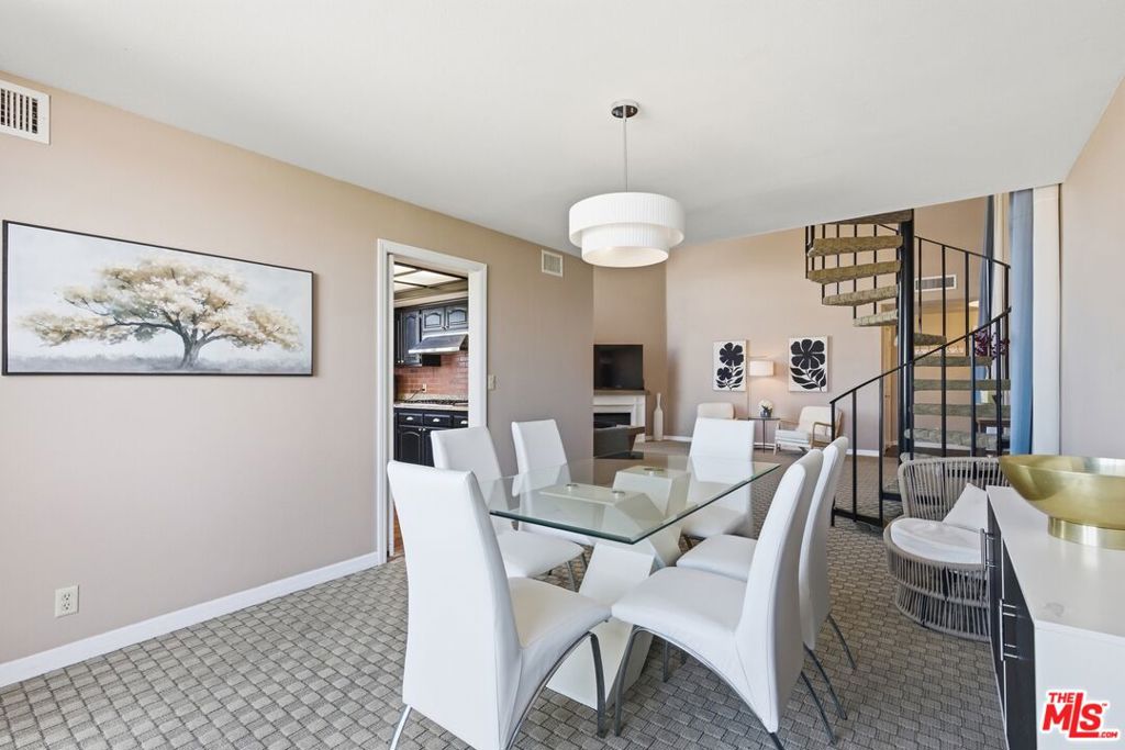 1457 Reeves Street 301