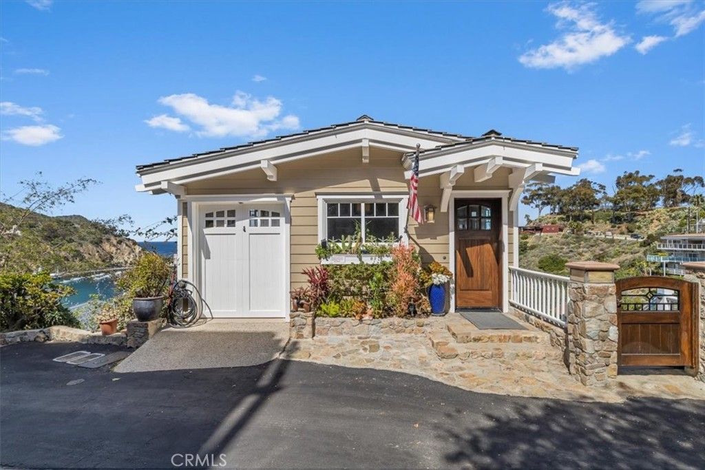 Photo of 133 Upper Terrace Road, Avalon, CA 90704 (MLS # OC25225685)