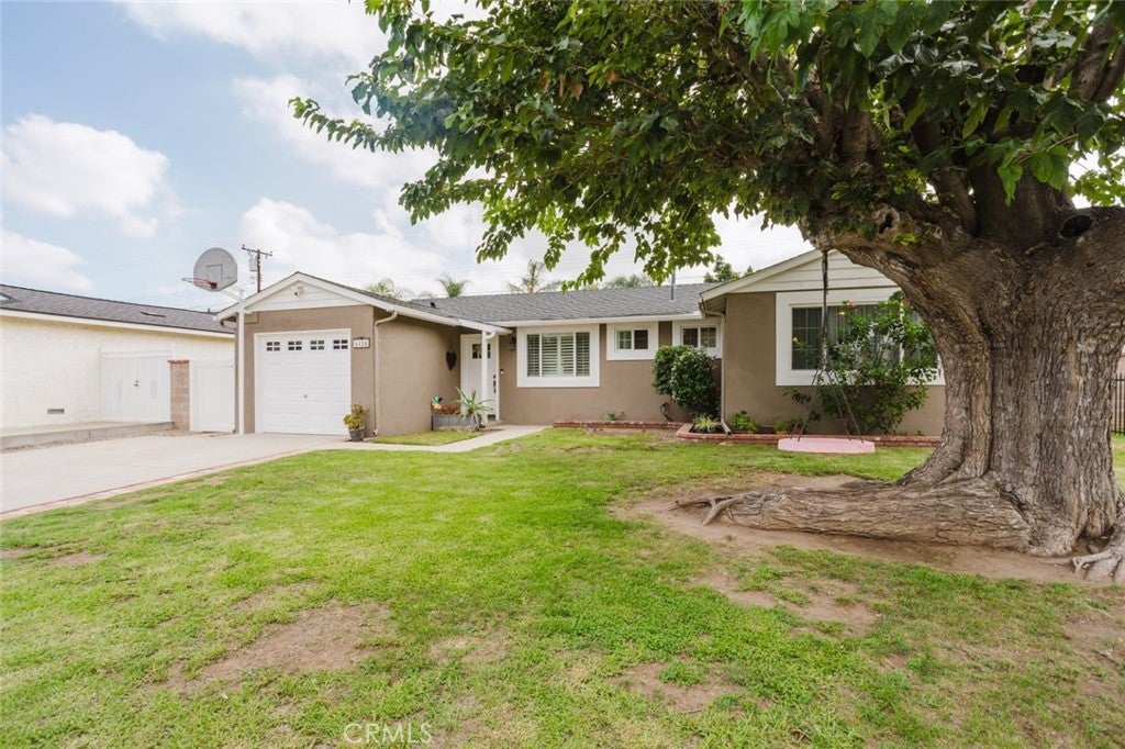 6124 N Fairvale Drive