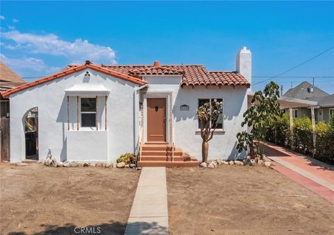 Photo of 932 6th Street, Redlands, CA 92374 (MLS # PW25183382) Photo of 932 6th Street, Redlands, CA 92374 (MLS # PW25183382)